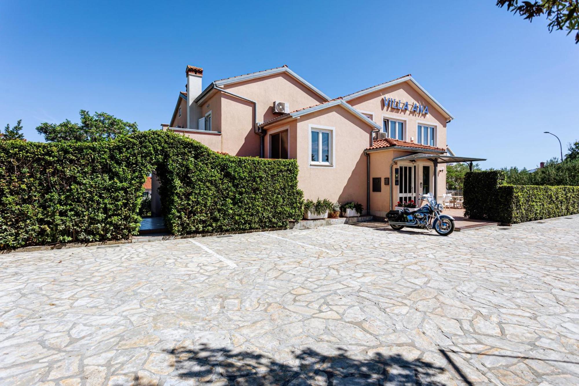B&B Villa Ana Krk Town Eksteriør bilde