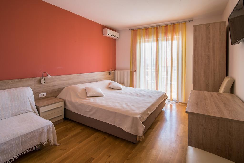 B&B Villa Ana Krk Town Eksteriør bilde