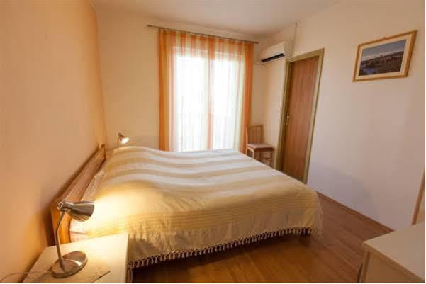 B&B Villa Ana Krk Town Eksteriør bilde